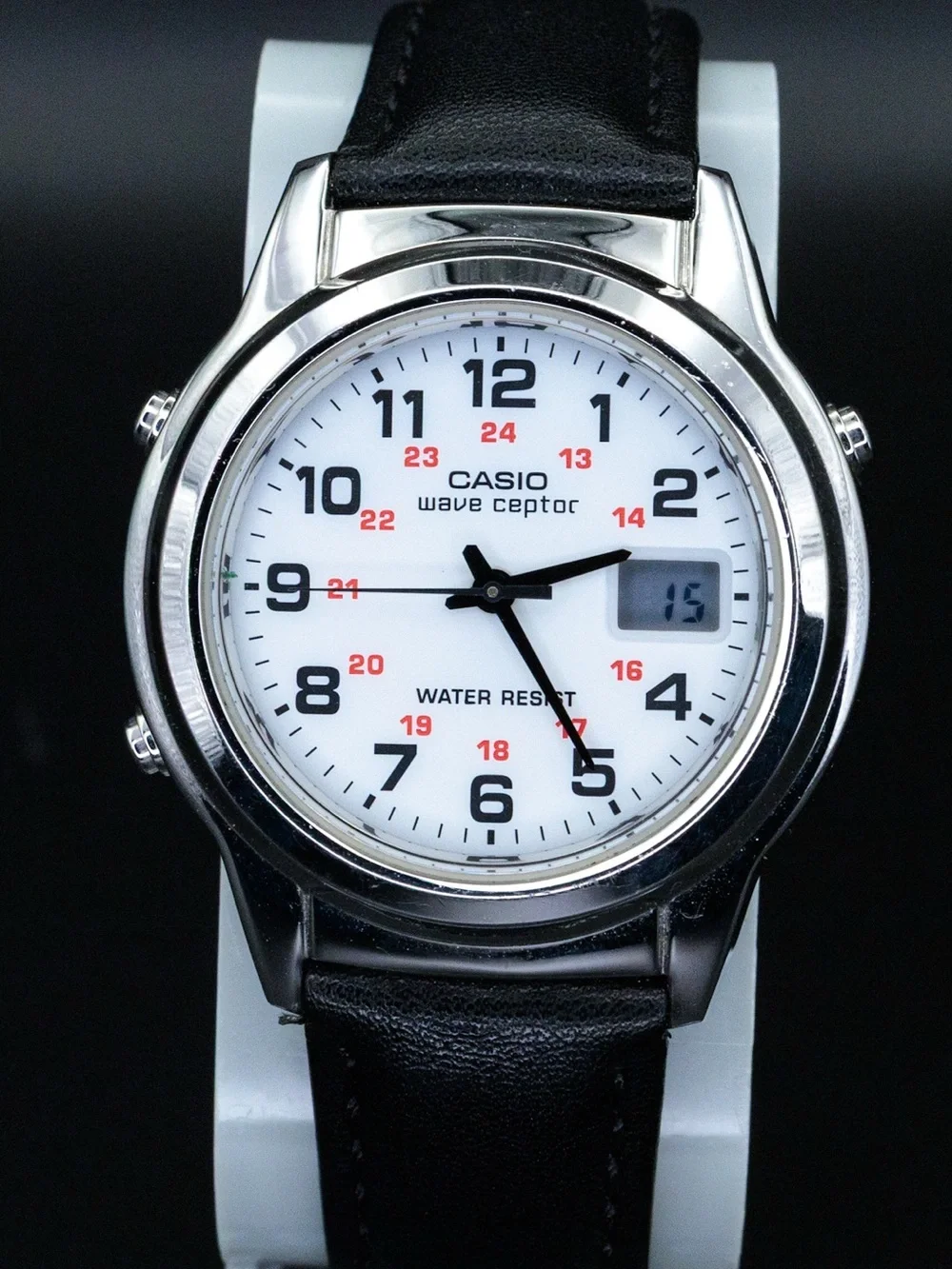 Casio Rare WVQ-140A Vintage Wave Analog Digital 36mm Watch